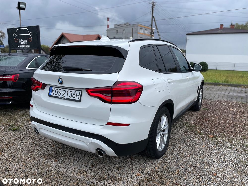 BMW X3 xDrive20d Advantage - 10