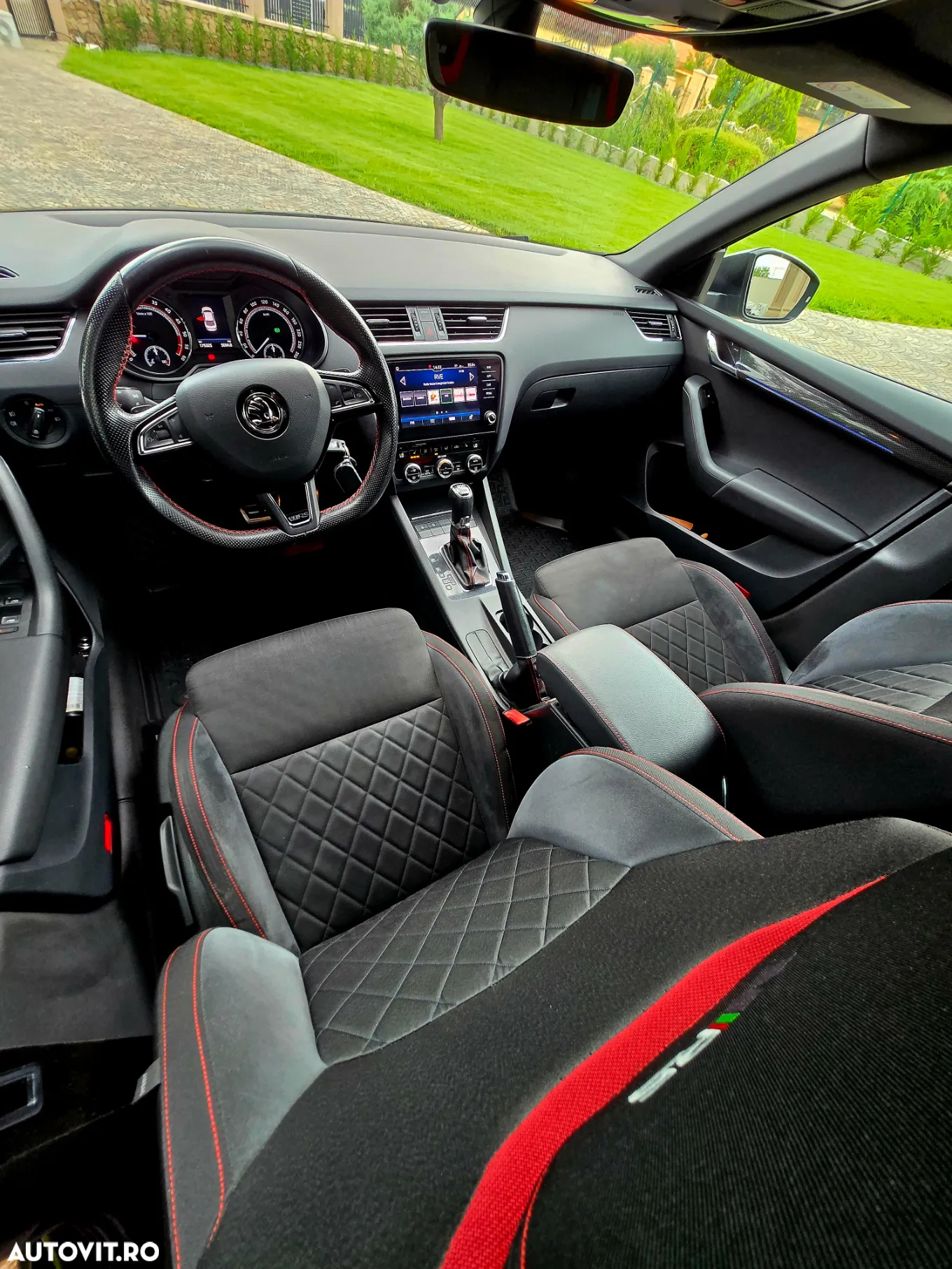 Skoda Octavia 2.0 TDI DSG RS - 9