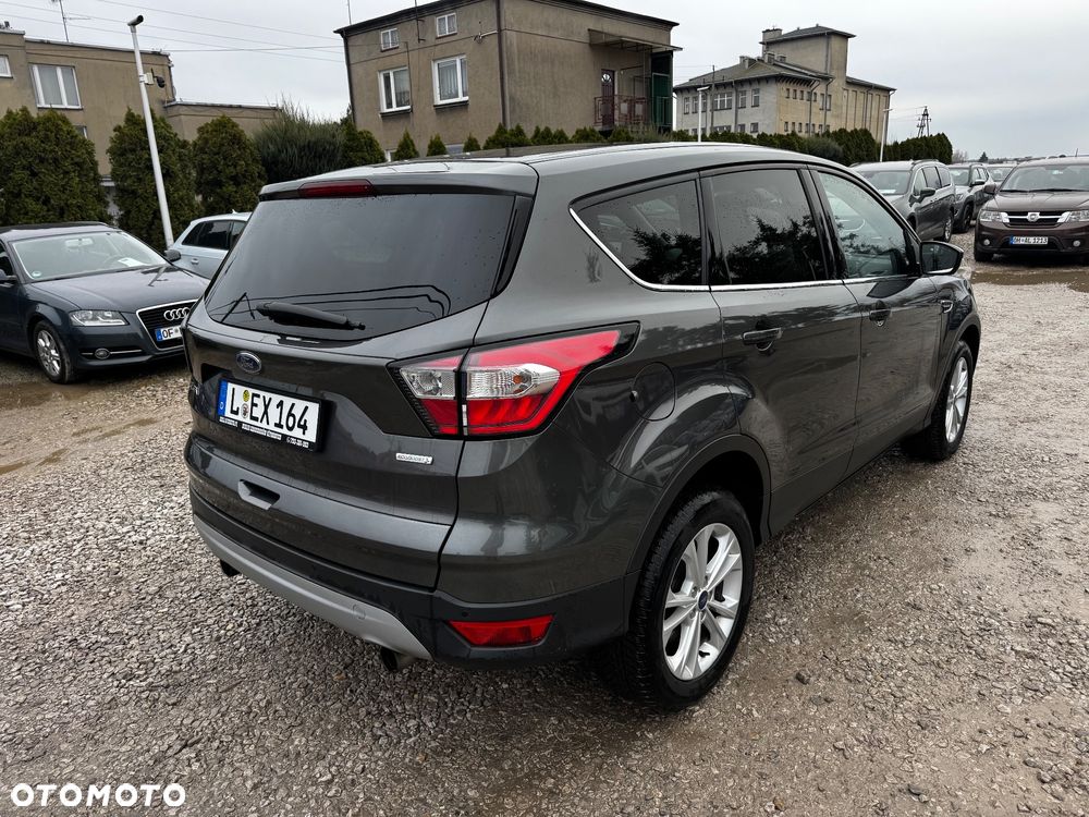 Ford Kuga 1.5 EcoBoost 2x4 Titanium - 19