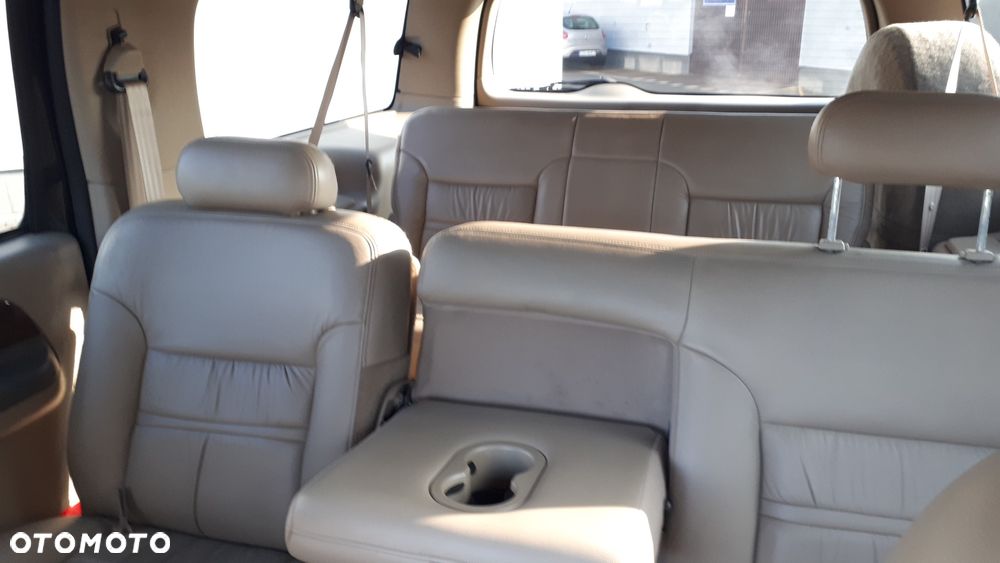 Ford Excursion - 16