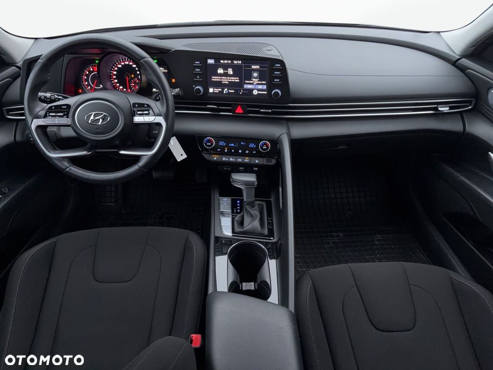 Hyundai Elantra 1.6 Smart CVT - 11