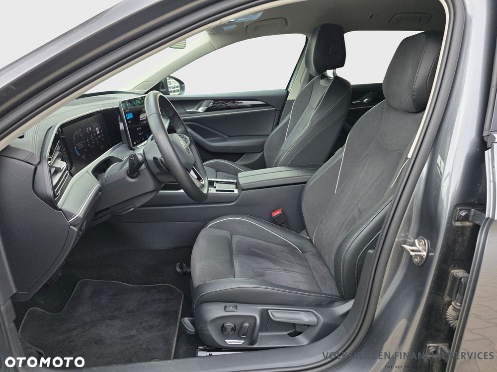 Volkswagen Passat Variant 2.0 TDI SCR Elegance DSG - 5