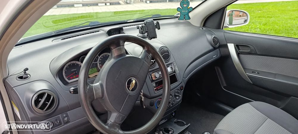 Chevrolet Aveo 1.2 L - 8