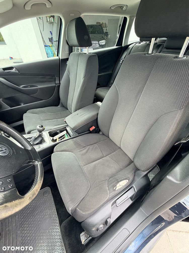 Volkswagen Passat 2.0 TDI DPF Highline - 16