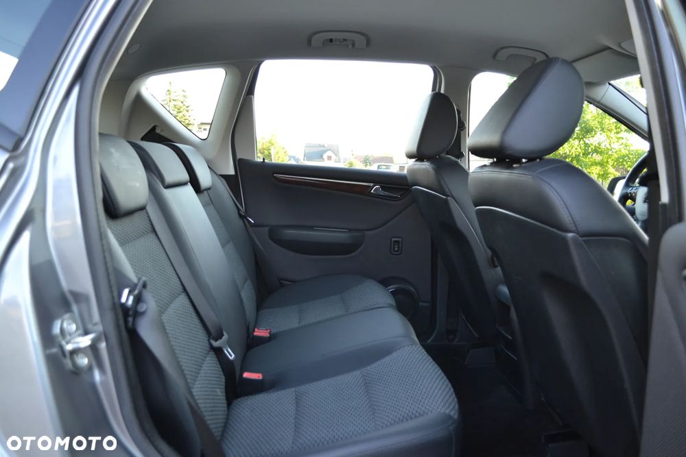 Mercedes-Benz Klasa A 170 BlueEFFICIENCY Elegance - 22