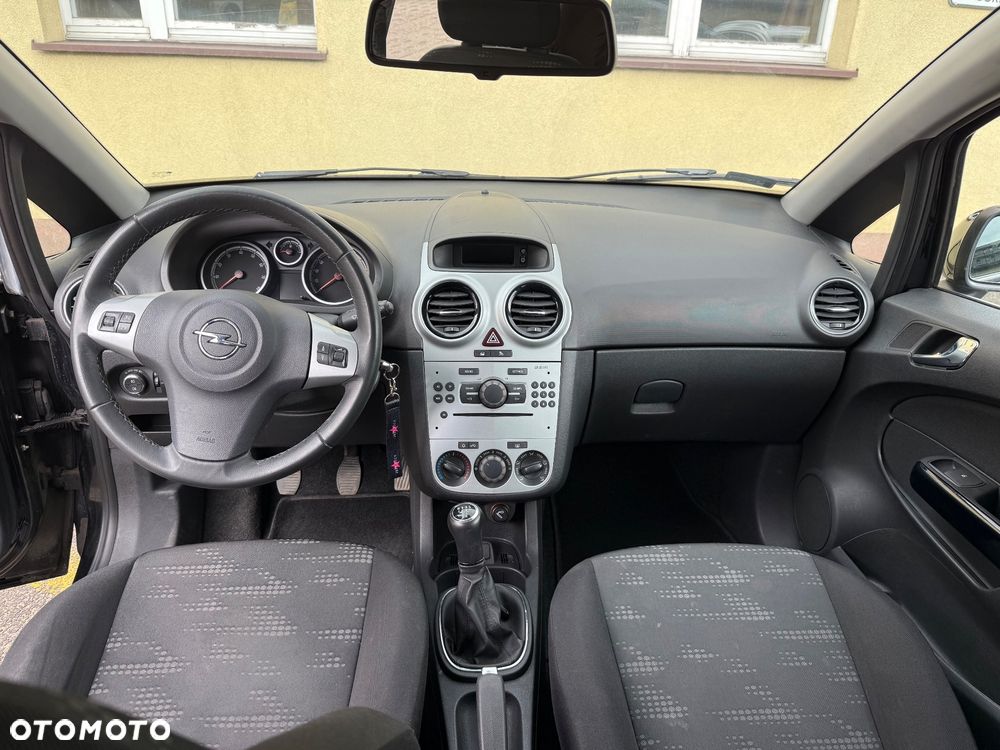 Opel Corsa 1.4 16V Satellite - 9