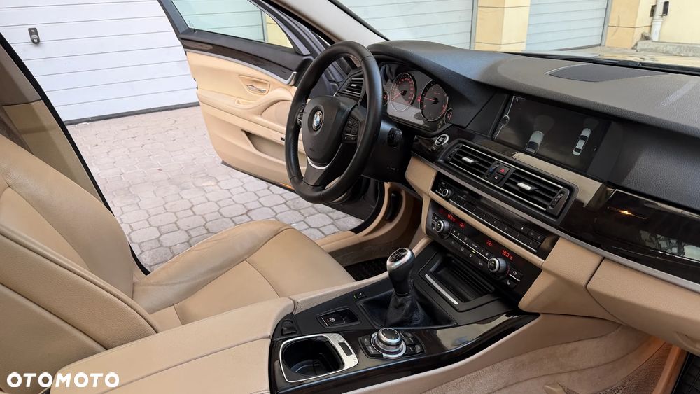 BMW Seria 5 520d Efficient Dynamics - 17