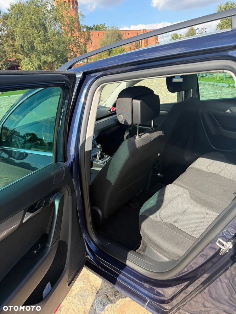 Volkswagen Passat 2.0 TDI Comfortline - 13
