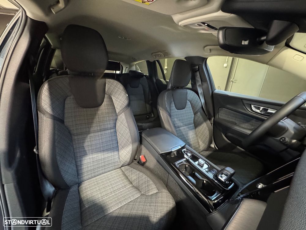 Volvo V60 2.0 T6 AWD TE Core - 24