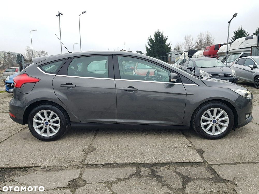 Ford Focus 1.5 EcoBoost STart-Stopp-System TITANIUM - 4