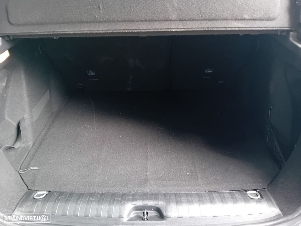 Peugeot 2008 1.2 PureTech Style - 12
