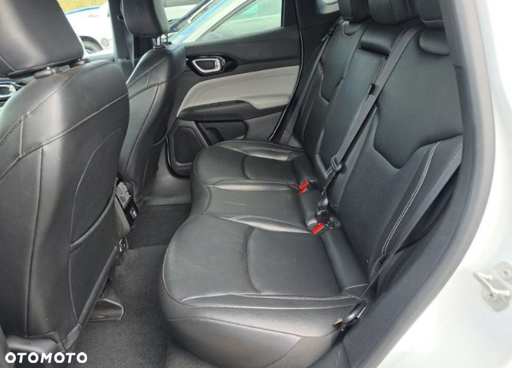 Jeep Compass - 10