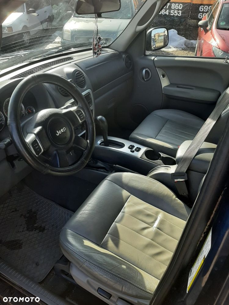 Jeep Cherokee - 5
