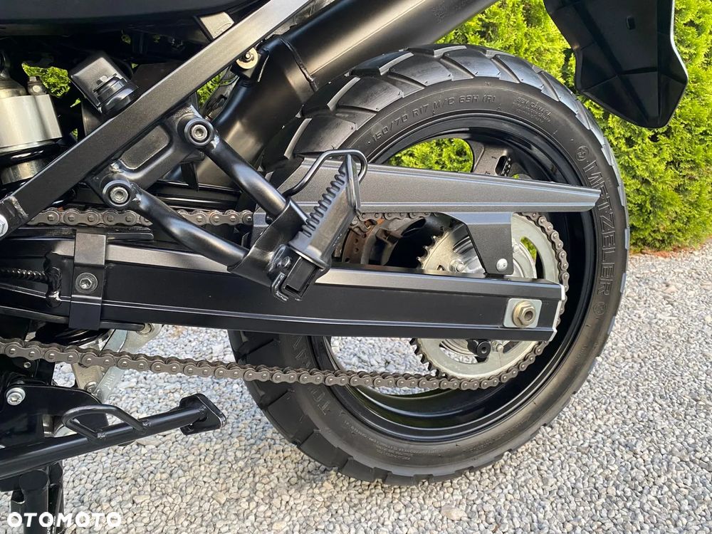 Suzuki V-STROM - 24
