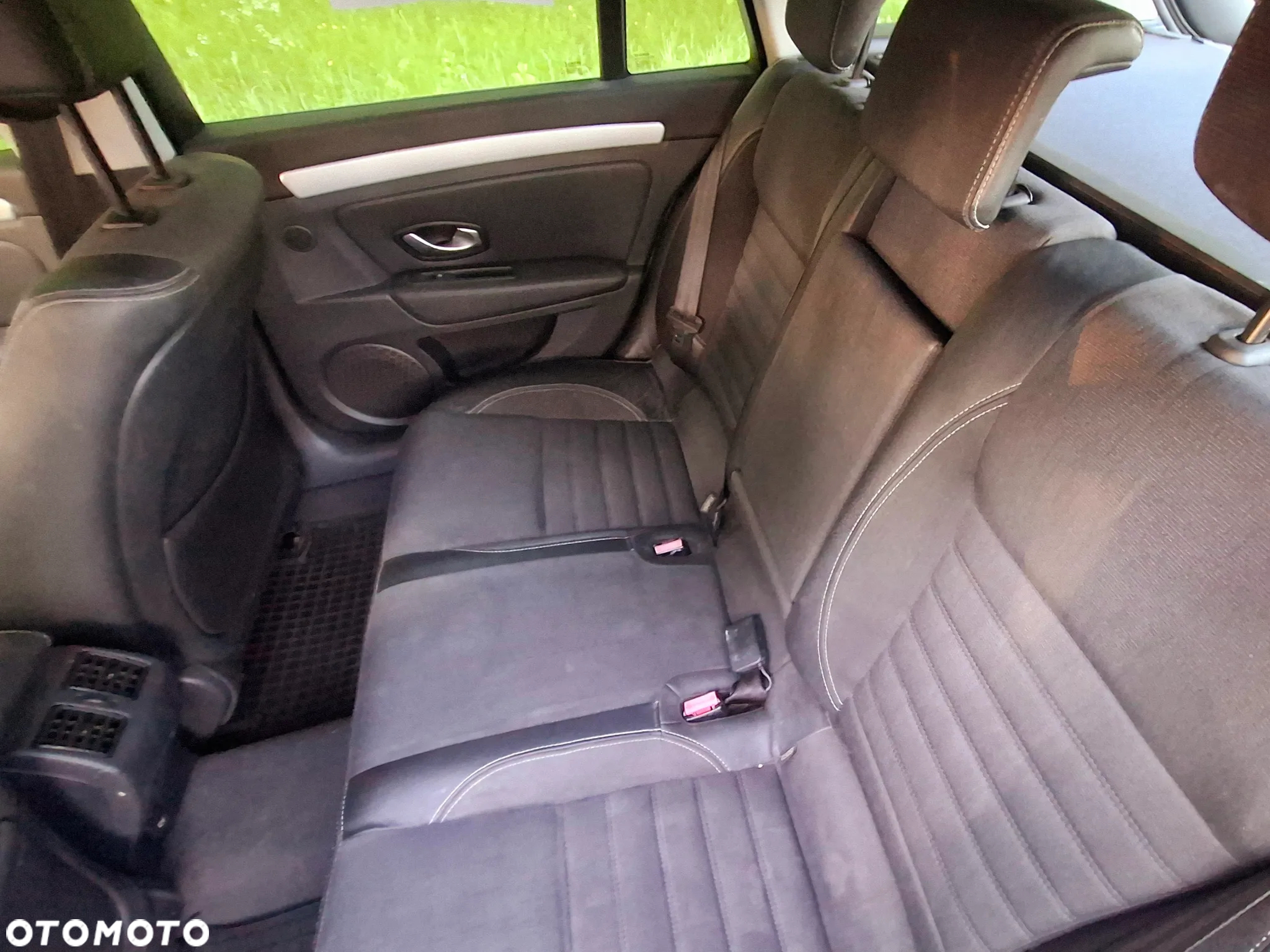Renault Laguna Grandtour 2.0 dCi FAP Dynamique - 10