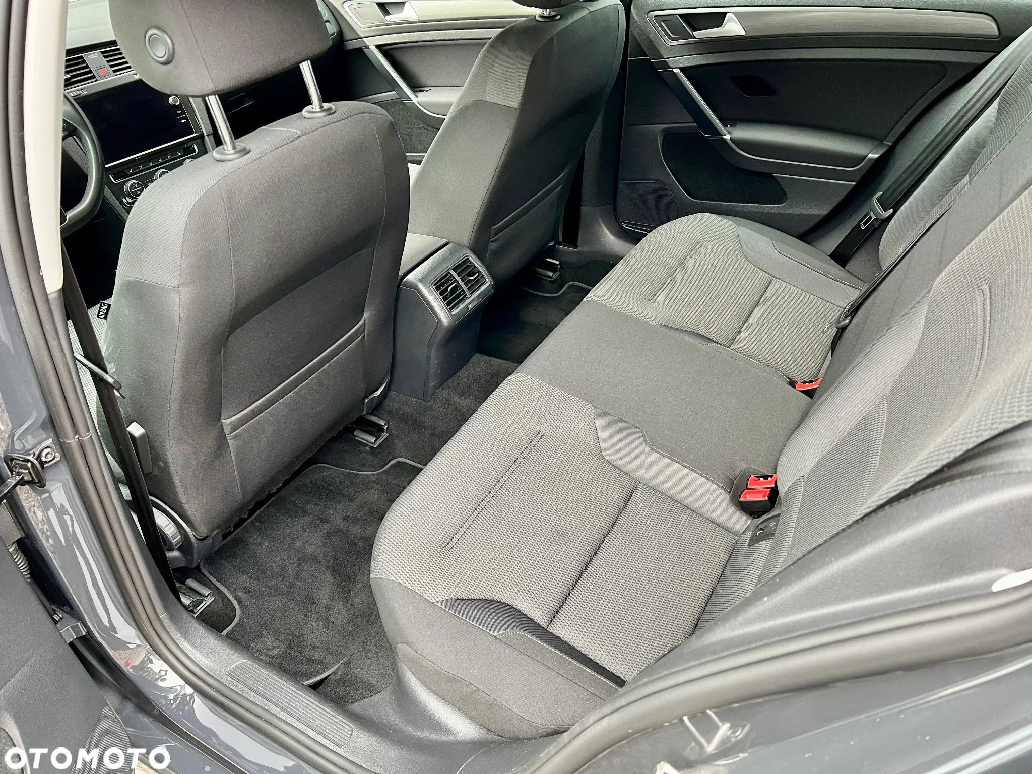 Volkswagen Golf VII 1.6 TDI BMT Comfortline DSG - 32