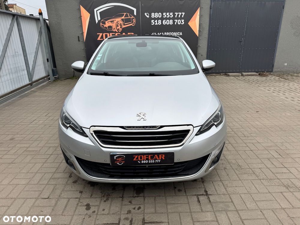 Peugeot 308 - 8