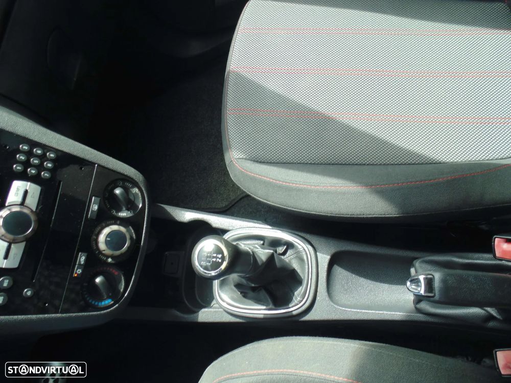 Opel Corsa 1.2 Black Edition 129g - 26