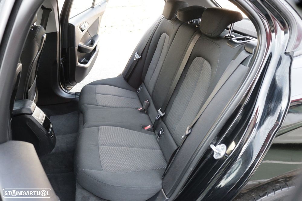 BMW 118 d Pack Desportivo M — fotografia 28