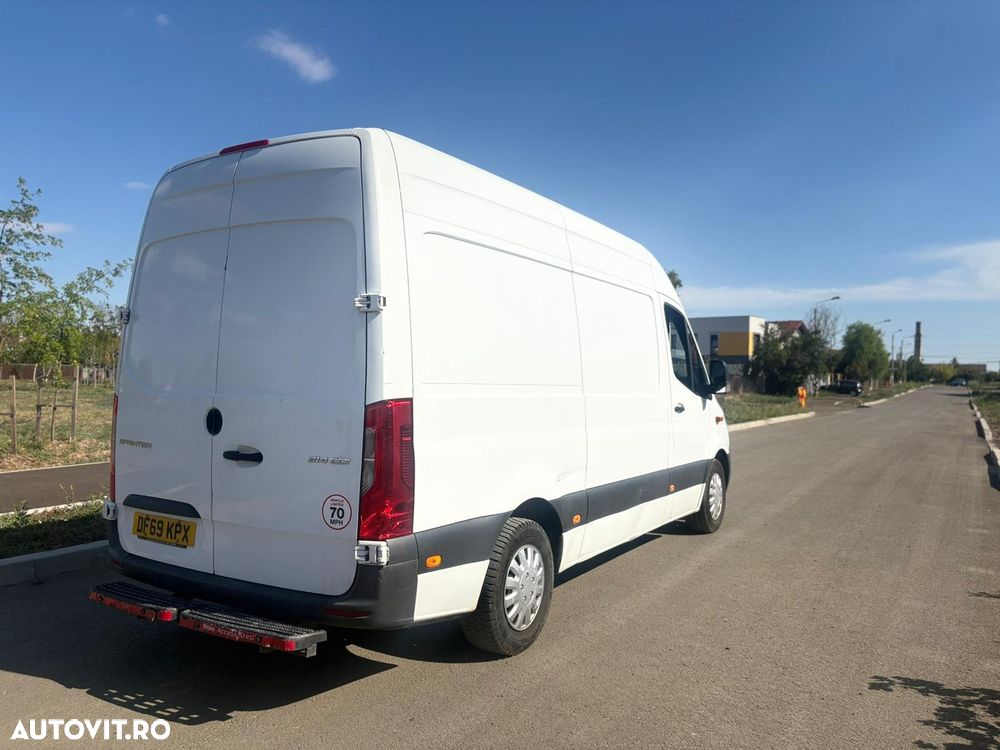 Mercedes-Benz Sprinter - 4