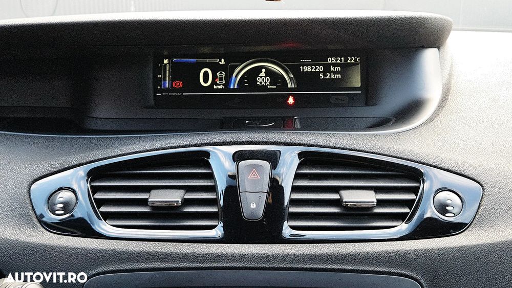 Renault Grand Scenic - 21