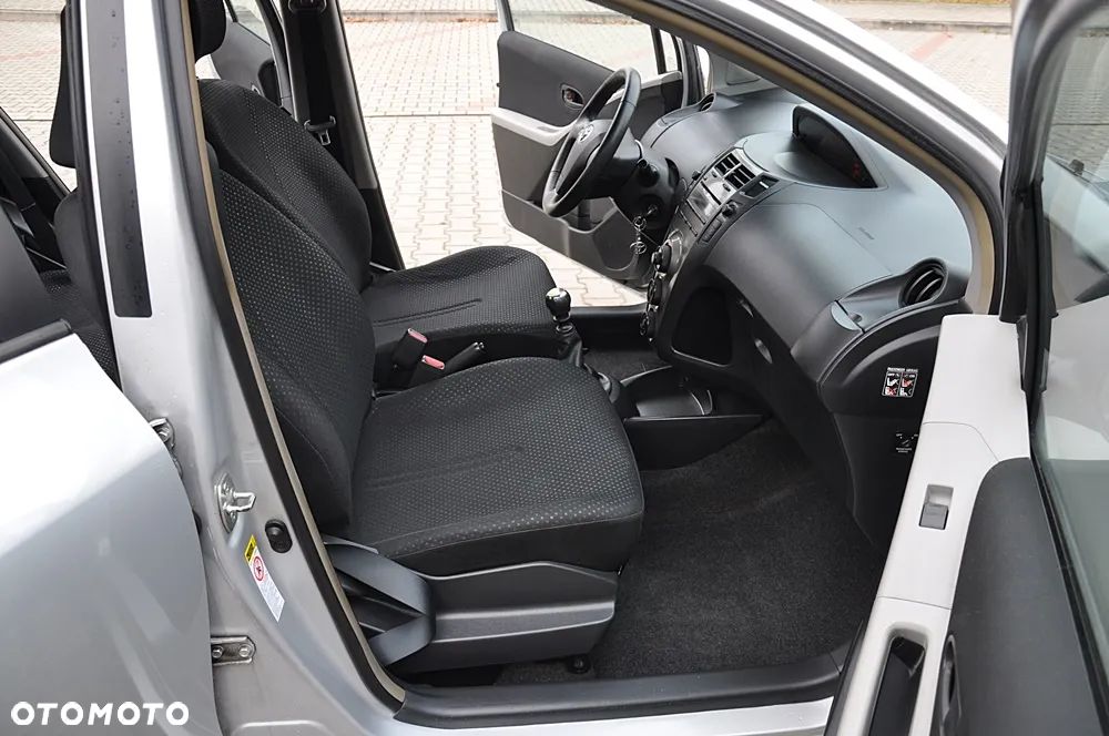 Toyota Yaris 1.33 Prestige - 18