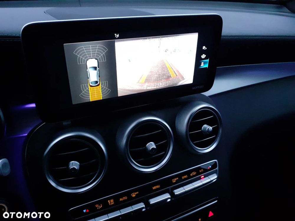 Mercedes-Benz GLC 220 d 4Matic 9G-TRONIC AMG Line - 29