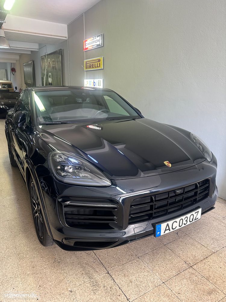 Porsche Cayenne Coupé E-Hybrid - 8