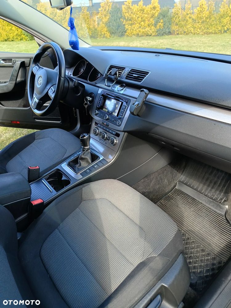 Volkswagen Passat 2.0 Blue TDI SCR Comfortline - 11