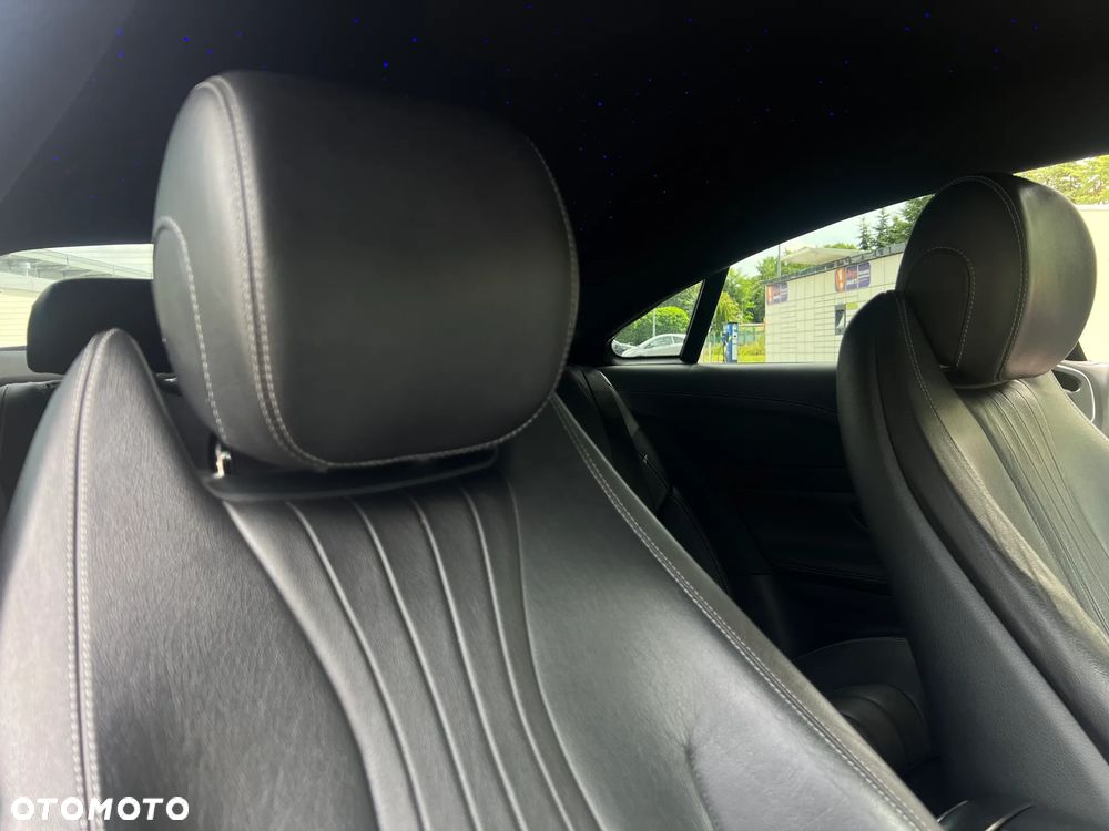 Mercedes-Benz Klasa E 200 9G-TRONIC AMG Line - 19