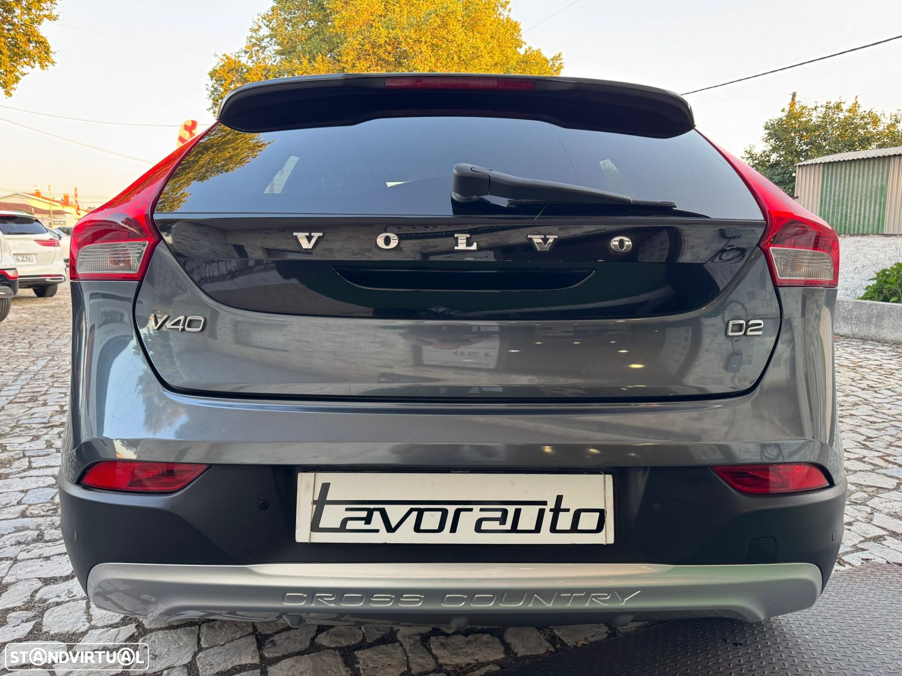 Volvo V40 Cross Country 1.6 D2 Momentum - 8