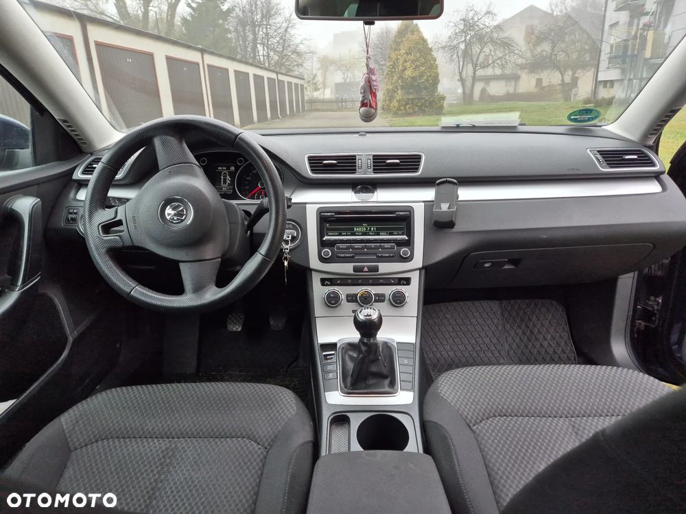 Volkswagen Passat 1.6 TDI Trendline - 14