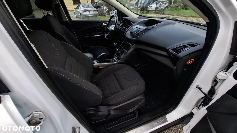 Ford Kuga 2.0 TDCi 4x4 Titanium - 28