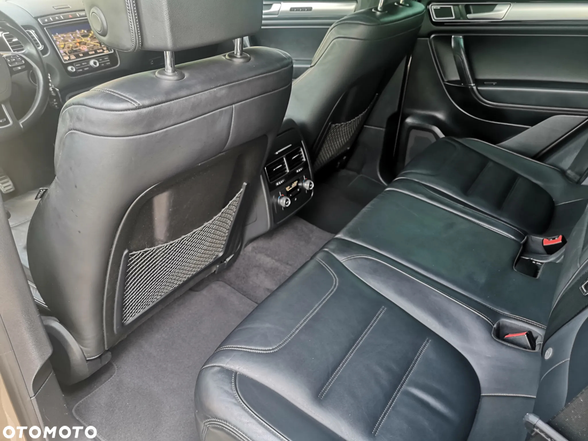Volkswagen Touareg 3.0 V6 TDI BMT Perfectline R-Style - 23