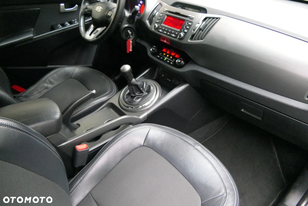 Kia Sportage 2.0 L - 19