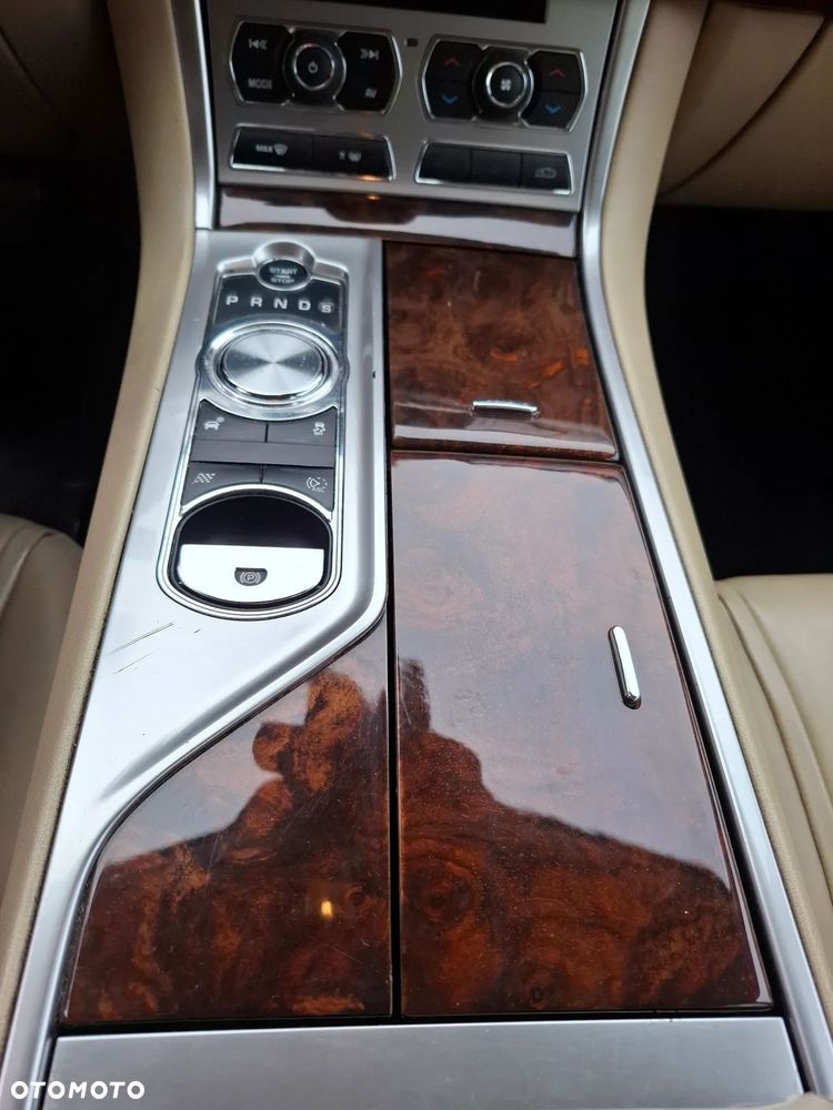 Jaguar XF 3.0 V6 D Luxury - 27