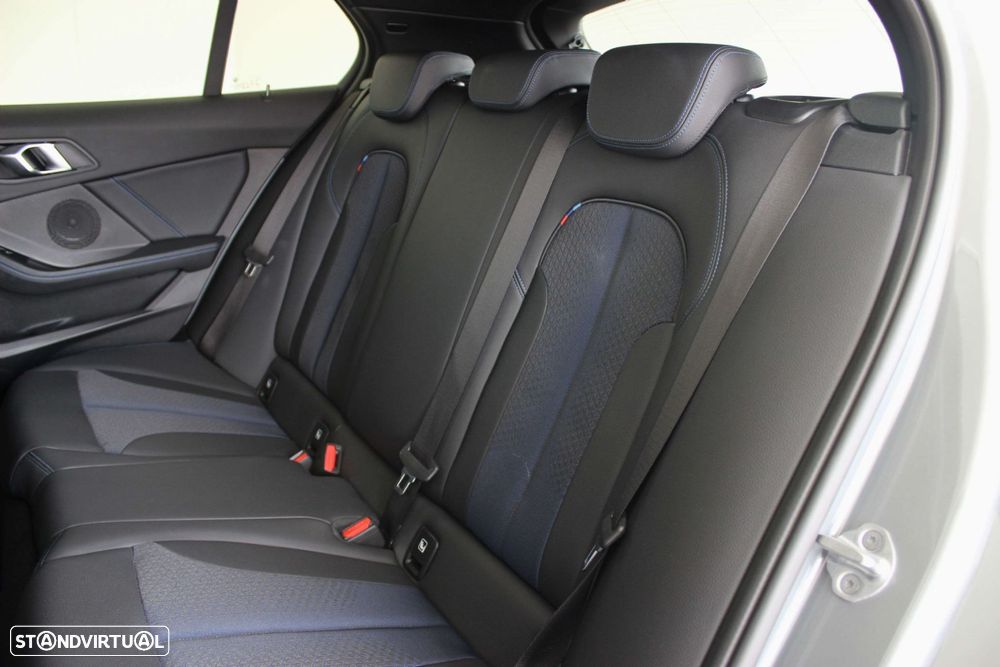 BMW 116 d Pack 50 anos M Auto - 8