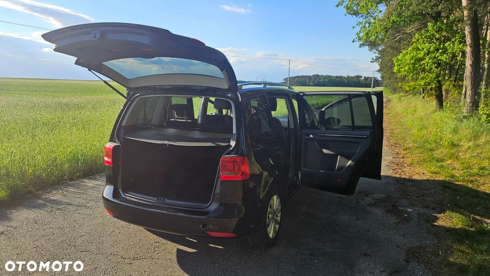 Volkswagen Touran 1.6 TDI DPF BlueMotion Technology Highline - 16