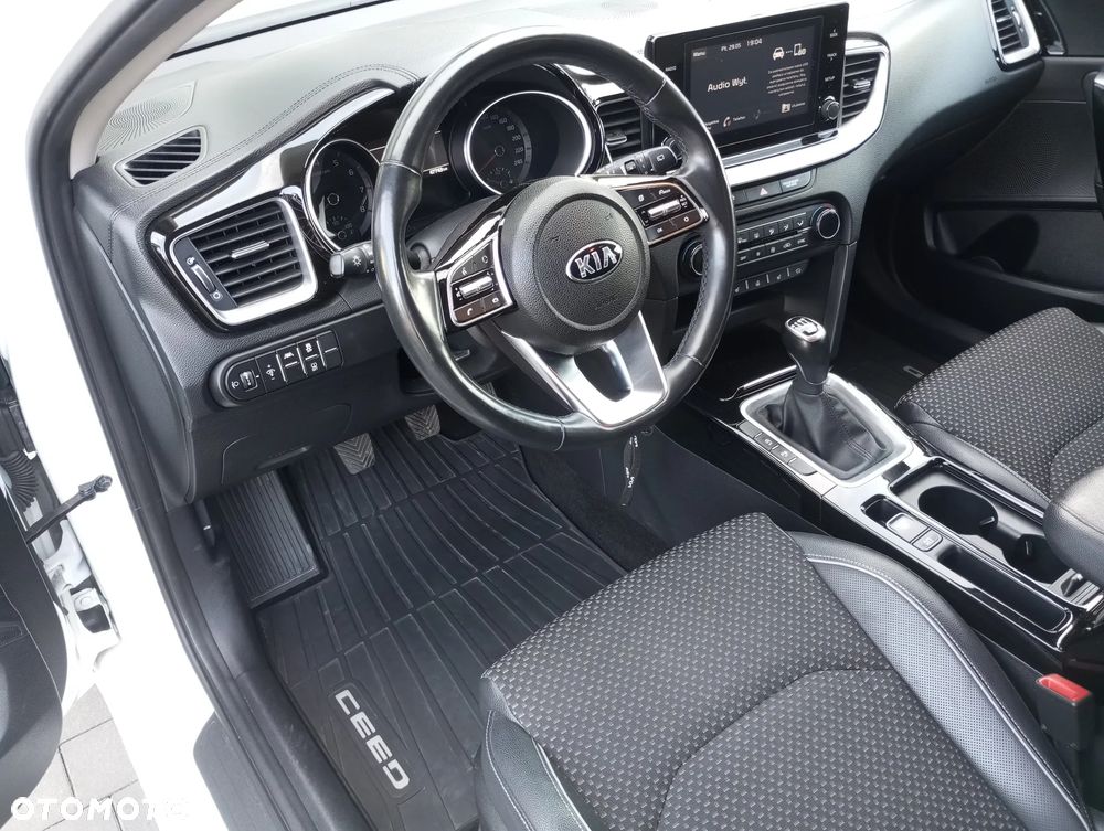 Kia Ceed 1.5 T-GDI L Business Line - 9