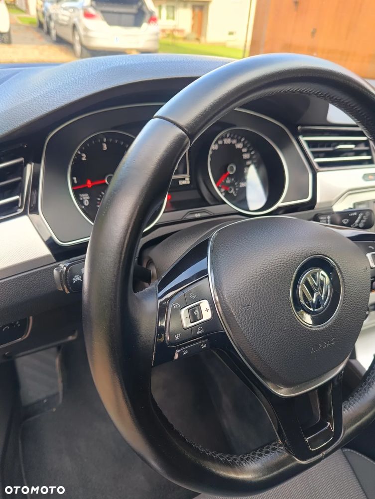 Volkswagen Passat 2.0 TDI BMT Comfortline - 27