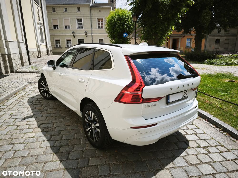 Volvo XC 60 B4 B Momentum Pro - 4