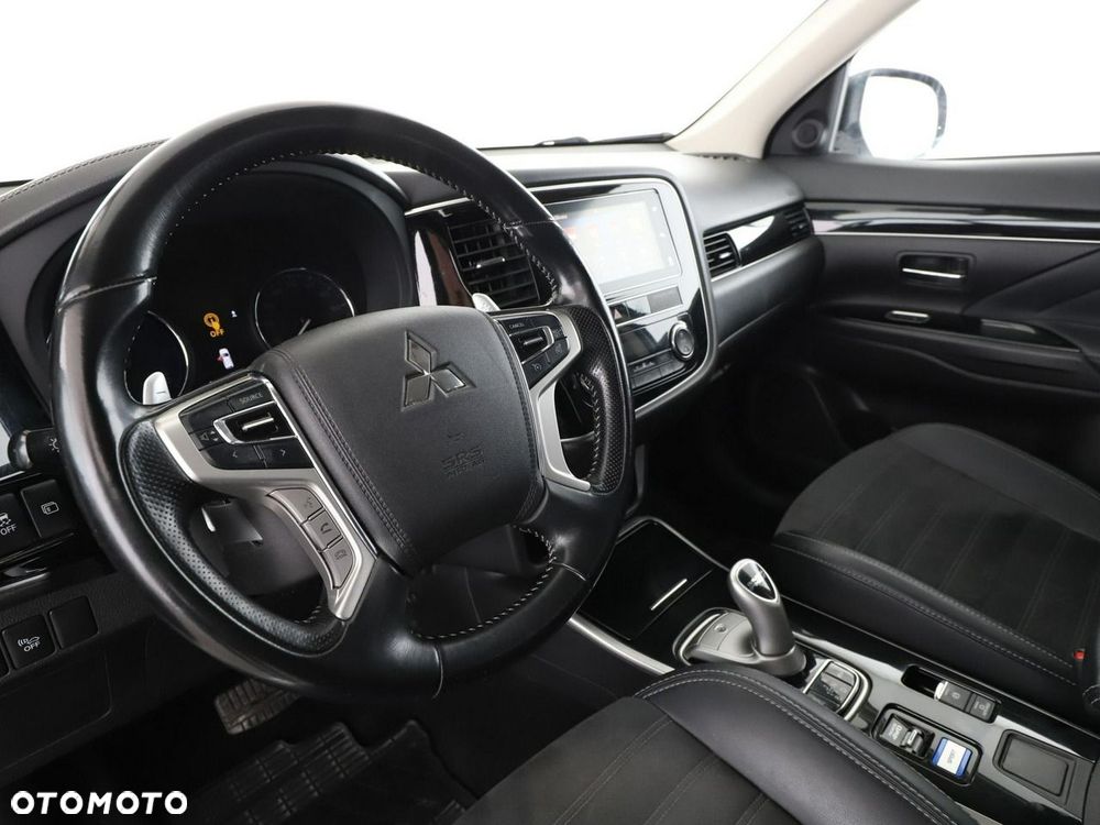 Mitsubishi Outlander 2.4 4WD Top - 15