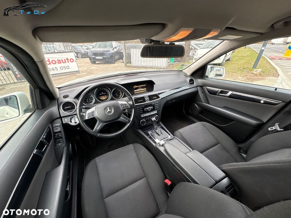Mercedes-Benz Klasa C 200 CDI DPF Automatik BlueEFFICIENCY Elegance - 20