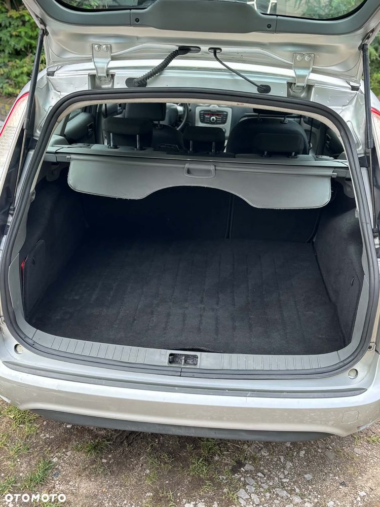 Ford Focus 1.8 TDCi Ghia - 9