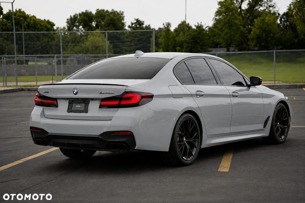 BMW Seria 5 M550i xDrive sport - 5