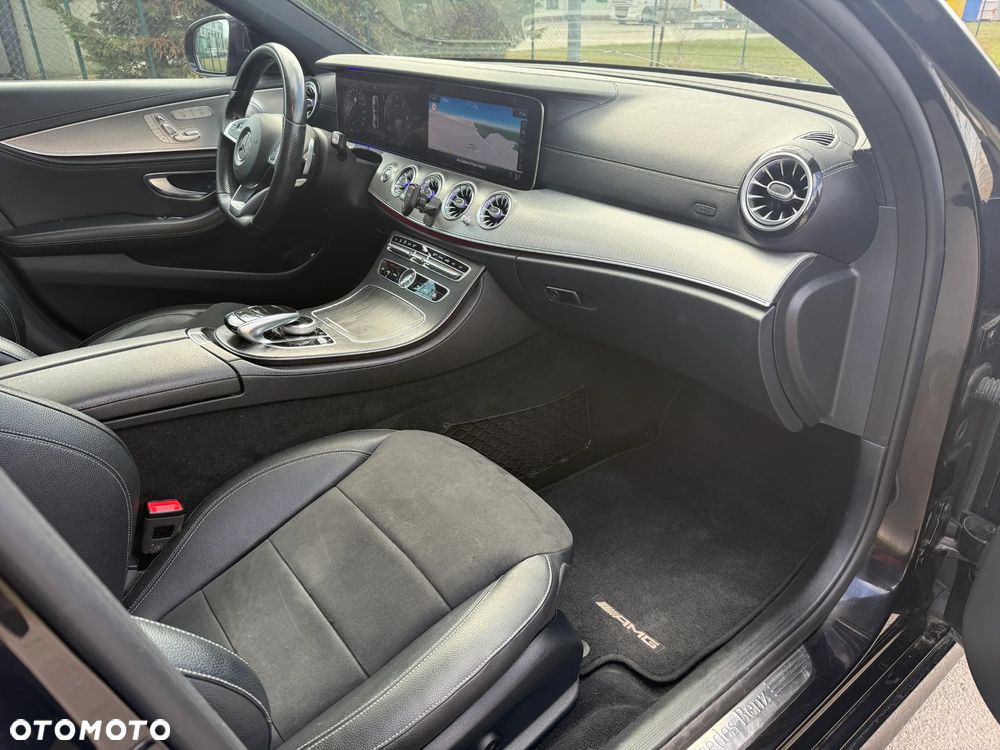 Mercedes-Benz Klasa E 220 d 4-Matic 9G-TRONIC - 11