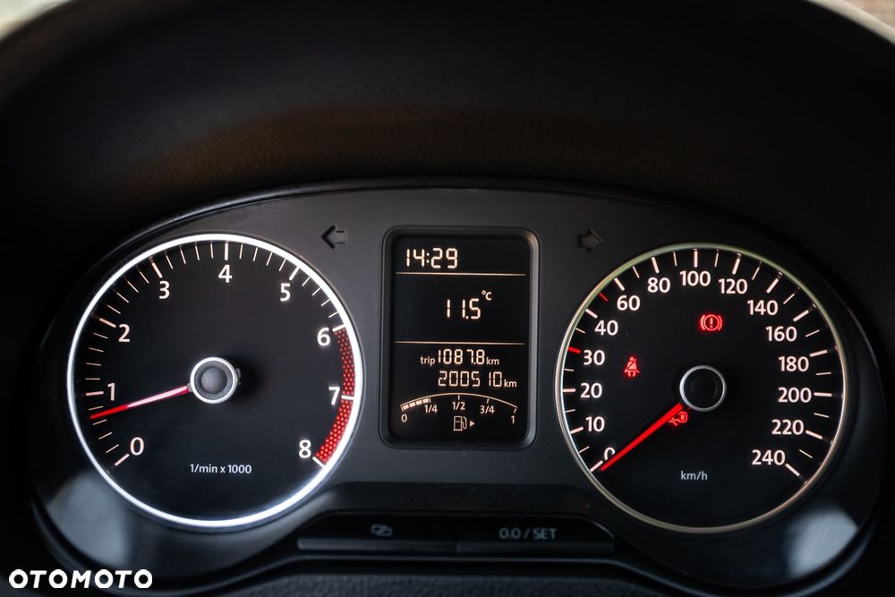 Volkswagen Polo - 25