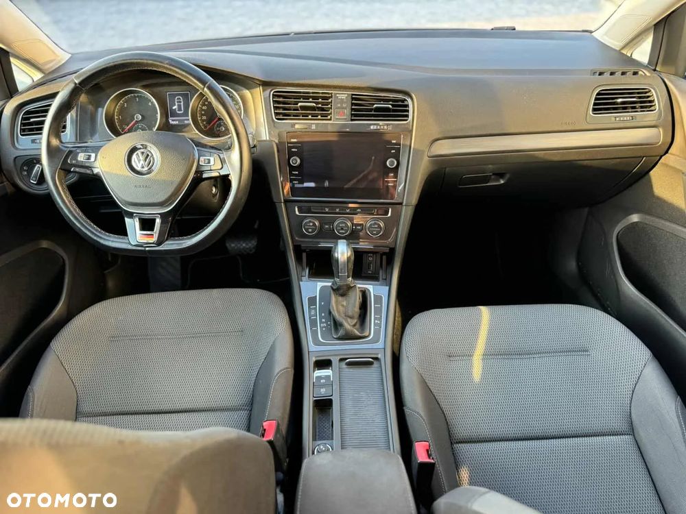 Volkswagen Golf - 15