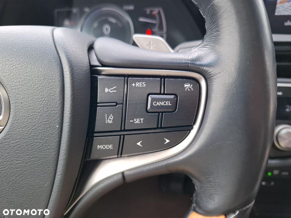 Lexus ES 300h Omotenashi - 28