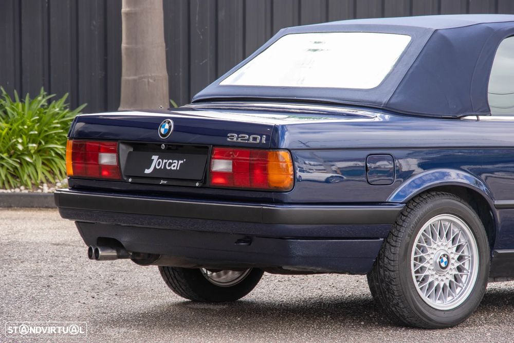 BMW 320 i Cabriolet - 19